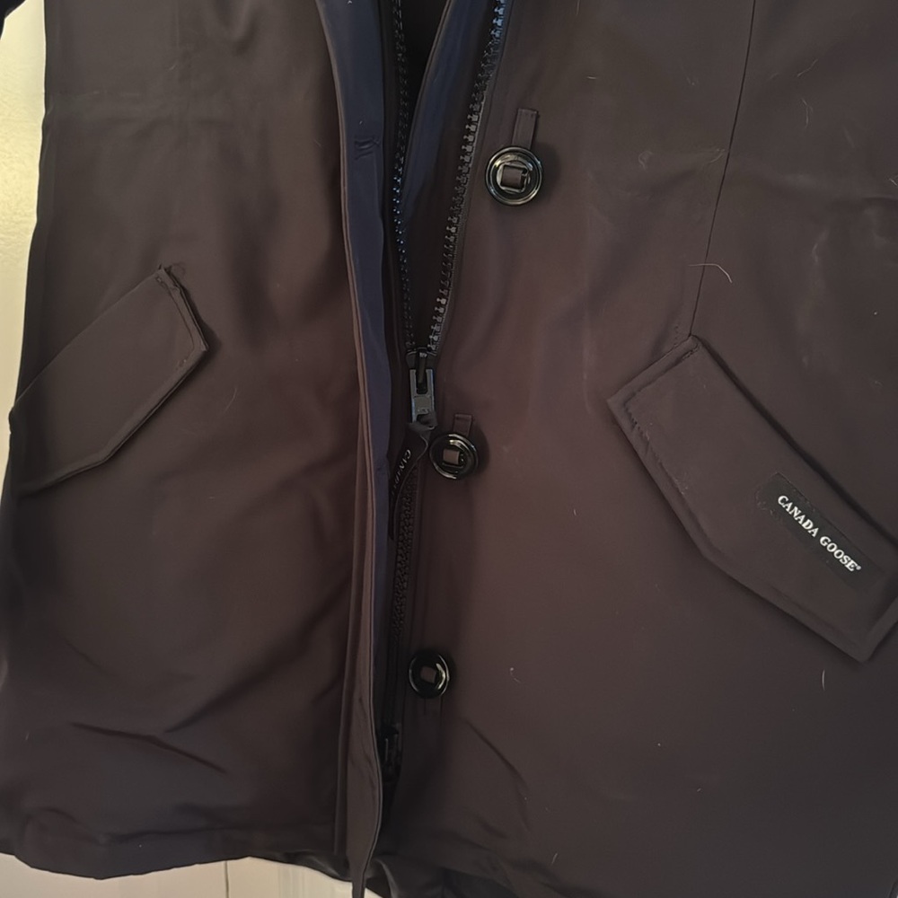 Canada goose jacket - Picture 3 of 16